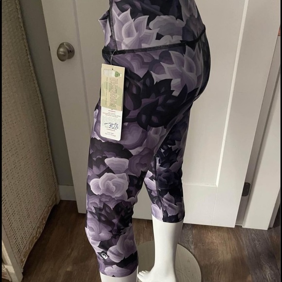 Inner Fire Crops - Picture 4 of 6